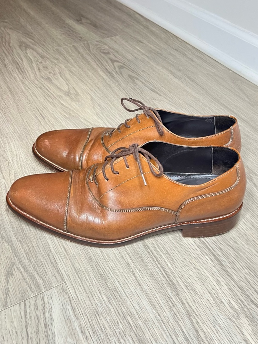 Bruno Magli cayman size 9.5 full leather made in Italy. Oxford lace up